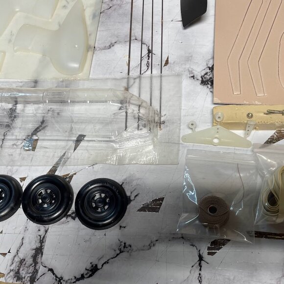 1/16 Junkers JU-87B Stuka Giant Scale Airplane Model Kit - Guillows 1002 PARTS - Picture 9 of 13